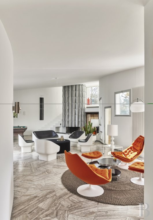 An architect-designed villa built in the 1970s near Arles, in Bouches-du-Rhône - photo  n°7